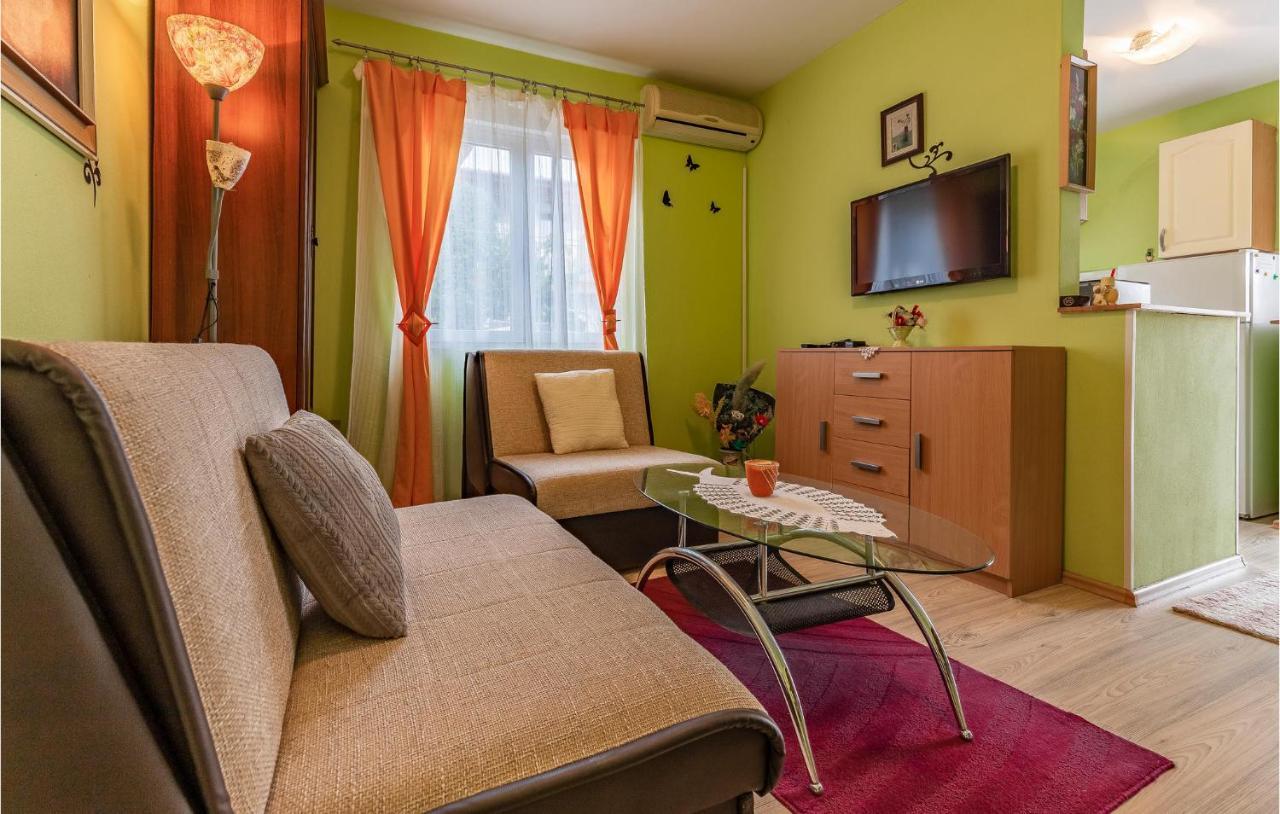 Nice Apartment In Premantura With Wifi Exterior foto