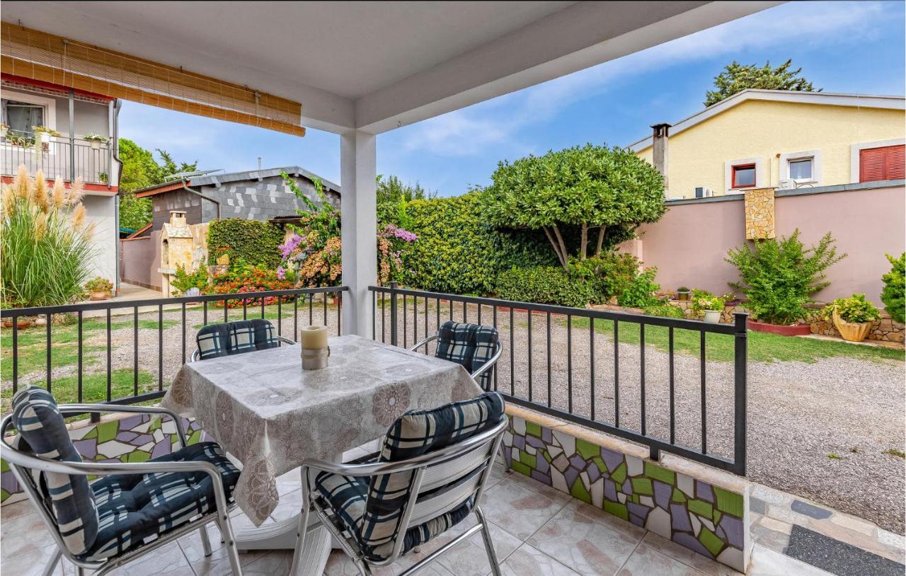 Nice Apartment In Premantura With Wifi Exterior foto