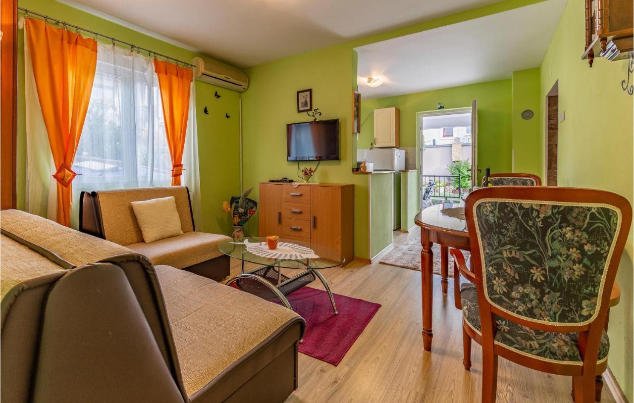 Nice Apartment In Premantura With Wifi Exterior foto